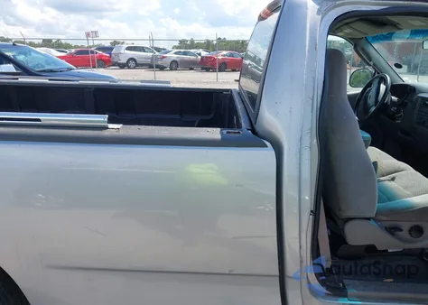 2002 Ford F-150 Xl/Xlt z USA, uszkodzony, nr VIN 2FTRF17202CA49536